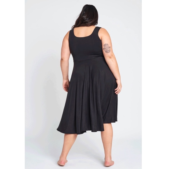 LEZE THE LABEL Norway Dress in Black - Picture 4 of 8